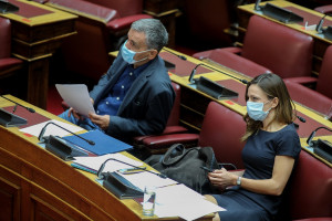 Αχτσιόγλου - Τσακαλώτος: Τα 8 ψέματα του κ. Σταϊκούρα