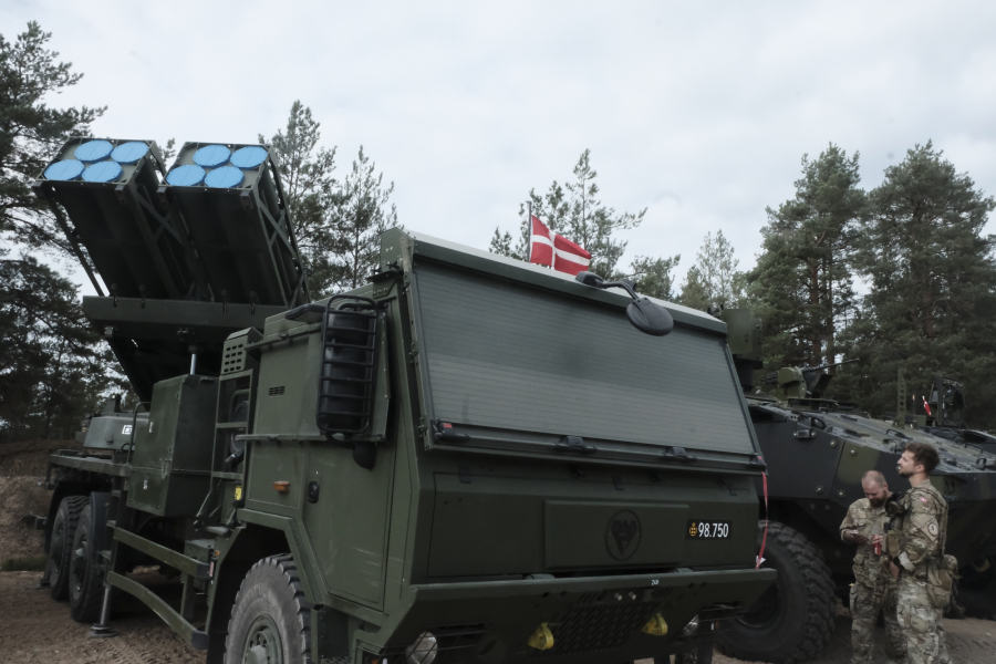 Reuters: Η Ελλάδα αγοράζει ισραηλινά πυραυλικά συστήματα PULS και αμερικανικά drones Switchblade