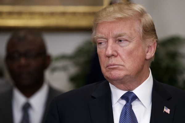 Θανατική ποινή σε εμπόρους ναρκωτικών προτείνει ο Τραμπ