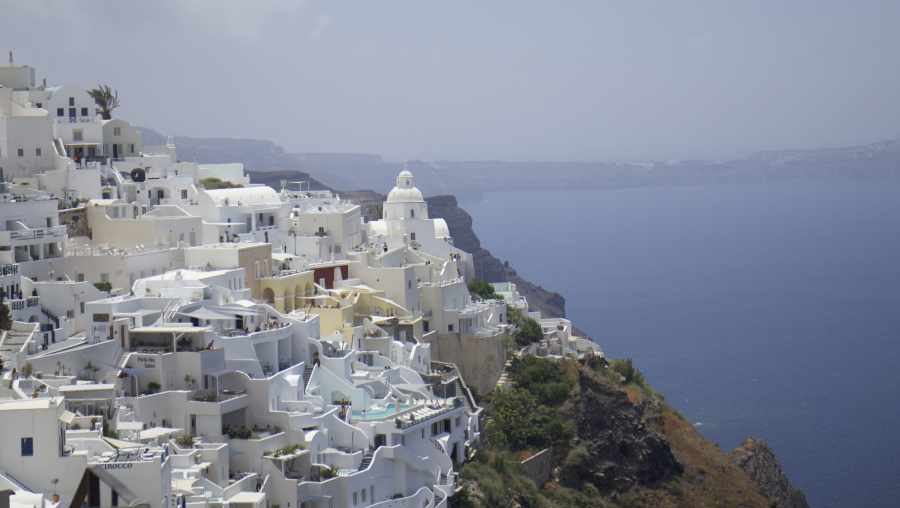 Σαντορίνη: Με σφυρίχτρες στο λαιμό οι κάτοικοι - Μαρτυρίες στο Dnews