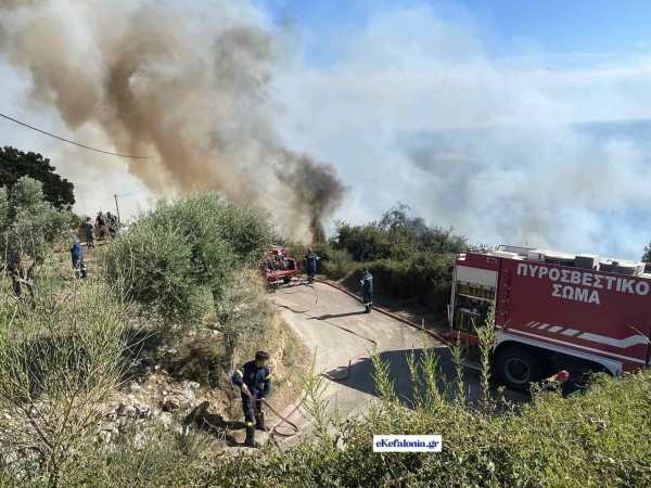 Φωτιά στην Κεφαλονιά: Χωρίς ενεργό μέτωπο, μάχη με τις διάσπαρτες εστίες