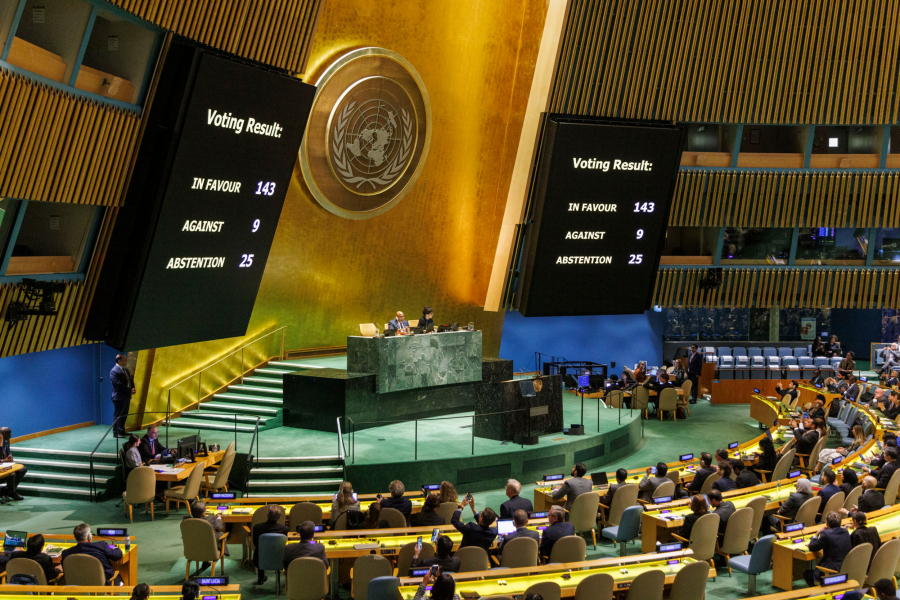 «Πράσινο φως» να γίνει η Παλαιστίνη πλήρες μέλος του ΟΗΕ - Η σκυτάλη στο Συμβούλιο Ασφαλείας