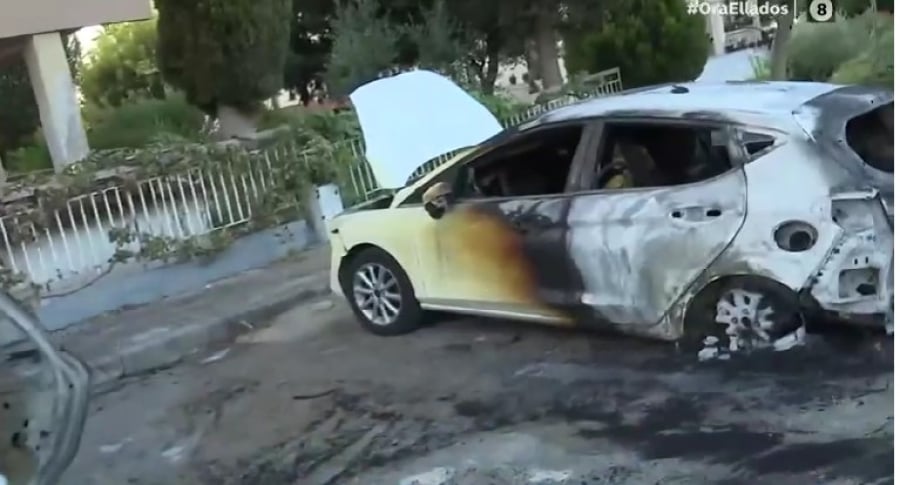 Θεσσαλονίκη: Κάηκαν ολοσχερώς αυτοκίνητα στην Καλαμαριά, «ακούστηκαν εκρήξεις»