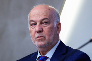 Αναρμόδιος για την εξαίρεση Αδειλίνη δηλώνει ο Φλωρίδης