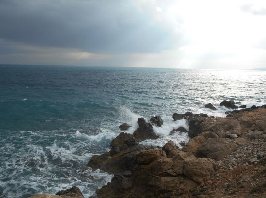 Κρήτη: Παραλίγο να πνιγούν τέσσερις που πήγαν να σώσουν 6χρονη από θαλάσσια ρεύματα