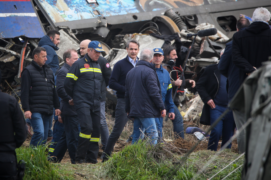 «Παράθυρο» Μητσοτάκη για προανακριτική για Καραμανλή μετά τα συλλαλητήρια για τα Τέμπη