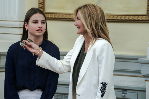 Η επίσκεψη της Μαρέβα Μητσοτάκη, η οικονομική ενίσχυση του ΟΑΕΔ και το αβέβαιο μέλλον του σχολείου