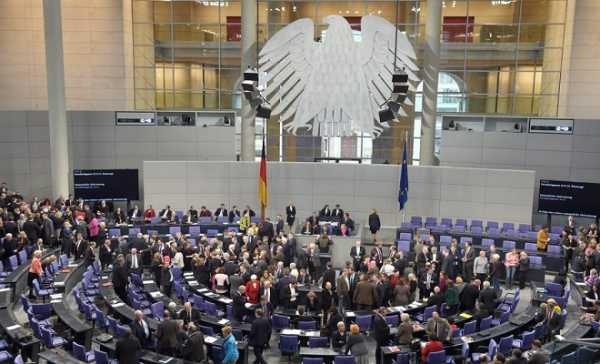 Πέρασε και από την Bundestag η συμφωνία για το ελληνικό πρόγραμμα