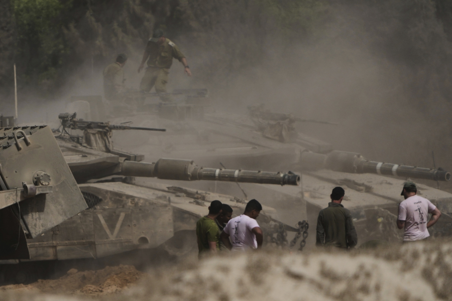 Το Ισραήλ «σαρώνει» τη Γάζα: Μαζική χερσαία και αεροπορική επιδρομή