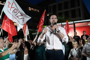 Ο Οικονόμου τίναξε στον αέρα την αμφιλεγόμενη επιλογή Κασσελάκη για «τον καυγά των πόθεν έσχες»