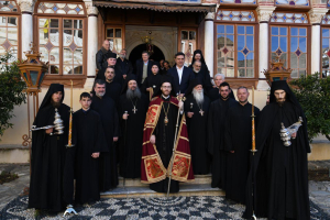 Ολοκλήρωσε την επίσκεψή του στο Άγιο Όρος ο Βασίλης Κικίλιας