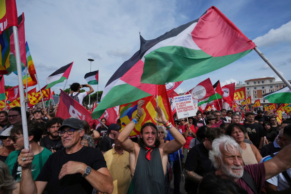 «Παρέλυσε» η Ιταλία - Πανεθνική απεργία και διαδηλώσεις υπέρ της Γάζας (Εικόνες και Βίντεο)