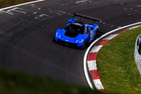 Το Ford GT Mk IV σπάει τα χρονόμετρα και κυριαρχεί στην «Πράσινη Κόλαση» κατακτώντας μοναδικά ρεκόρ