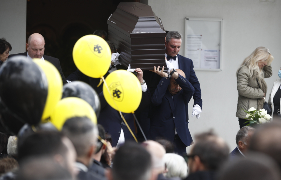 Κώστας Τέο: Οδύνη και συγκίνηση στην κηδεία του δημοσιογράφου