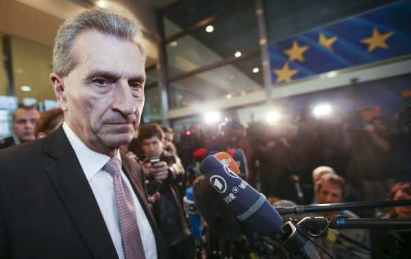 Έτινγκερ: Οι χώρες που δεν δέχονται πρόσφυγες πρέπει να προσφέρουν κάτι άλλο