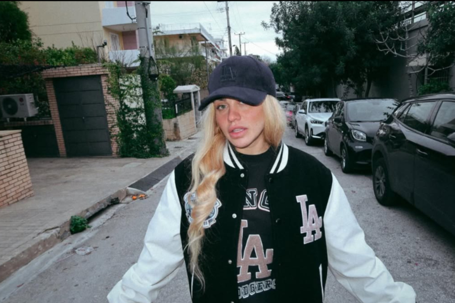 Κόνι Μεταξά: Το ανατρεπτικό βίντεο κλιπ του «Sinanay»