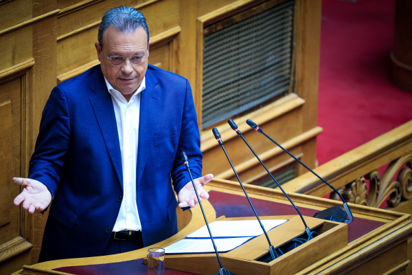 Καρφιά και πίεση Φάμελλου προς Ανδρουλάκη