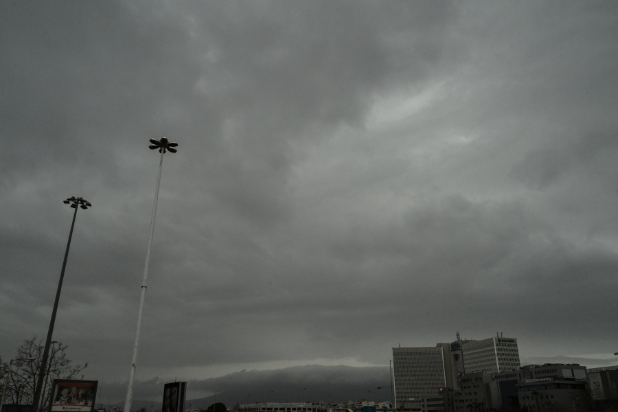 Σαρώνει η κακοκαιρία Adel με καταιγίδες και χαλάζι την Αττική - «Red Code» σε 4 περιοχές