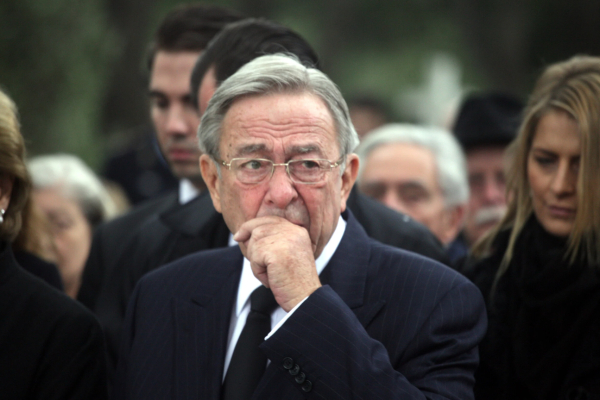 Τέως βασιλιάς Κωνσταντίνος: Θα εκτεθεί η σορός του για λίγες ώρες στο παρεκκλήσι της Μητρόπολης, ποιοι θα παραστούν στην κηδεία του