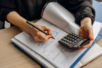 Νέοι κανόνες για τη φοροαπαλλαγή 50% των εργαζομένων που μεταφέρουν την κατοικία τους στην Ελλάδα