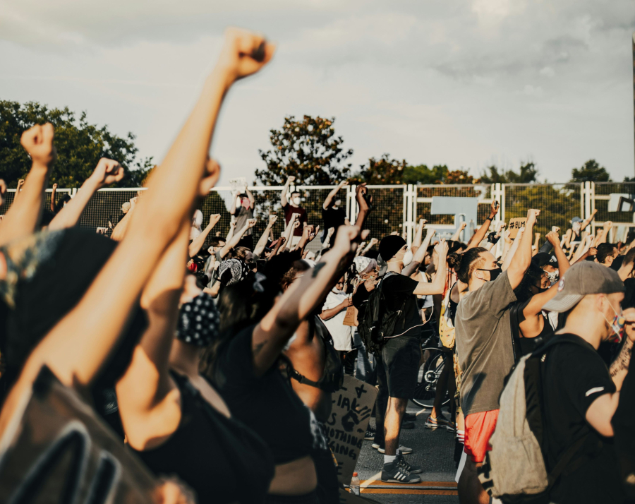 Τι θα πάθουμε αν φάμε δακρυγόνα και σφαίρες από καουτσούκ;