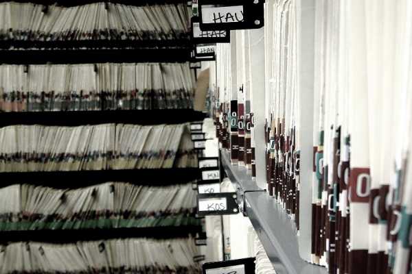 Δρομολογούνται 500 προσλήψεις βιβλιοθηκονόμων και αρχειονόμων