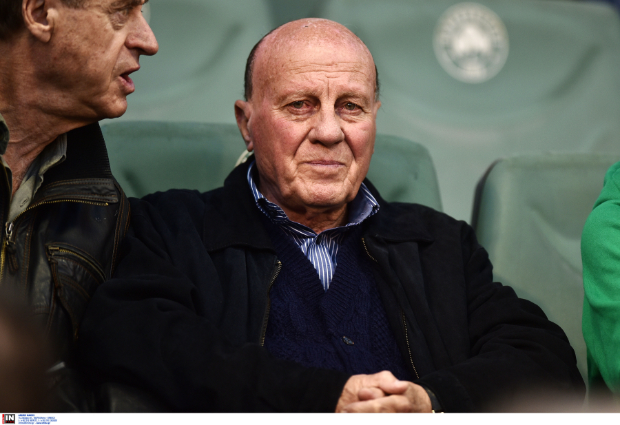 Κρίσιμες οι ώρες για τον Μίμη Δομάζο: Έκκληση από την οικογένειά του για αίμα