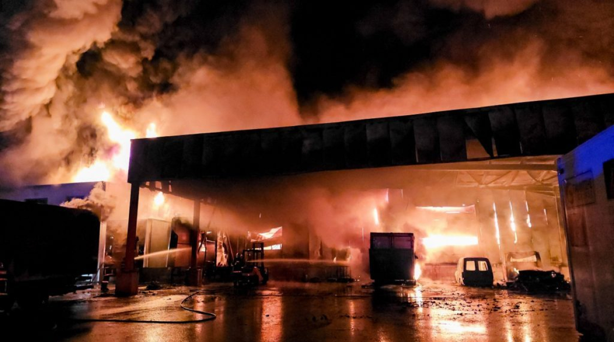 Εργοστάσιο στη Λαμία: Ζήτησαν αύξηση αποζημίωσης από την ασφαλιστική πριν καεί ολοσχερώς