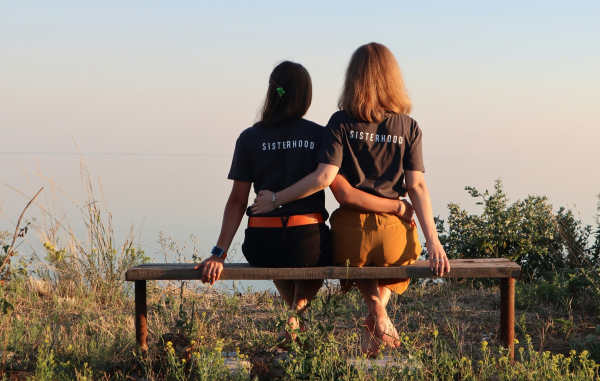 Ήξερε ότι έχει μια χαμένη αδελφή – Την βρήκε ξαφνικά στην αντίπαλη ομάδα ενός αγώνα