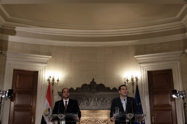 Επικοινωνία Τσίπρα -Σίσι για τις πολύνεκρες επιθέσεις