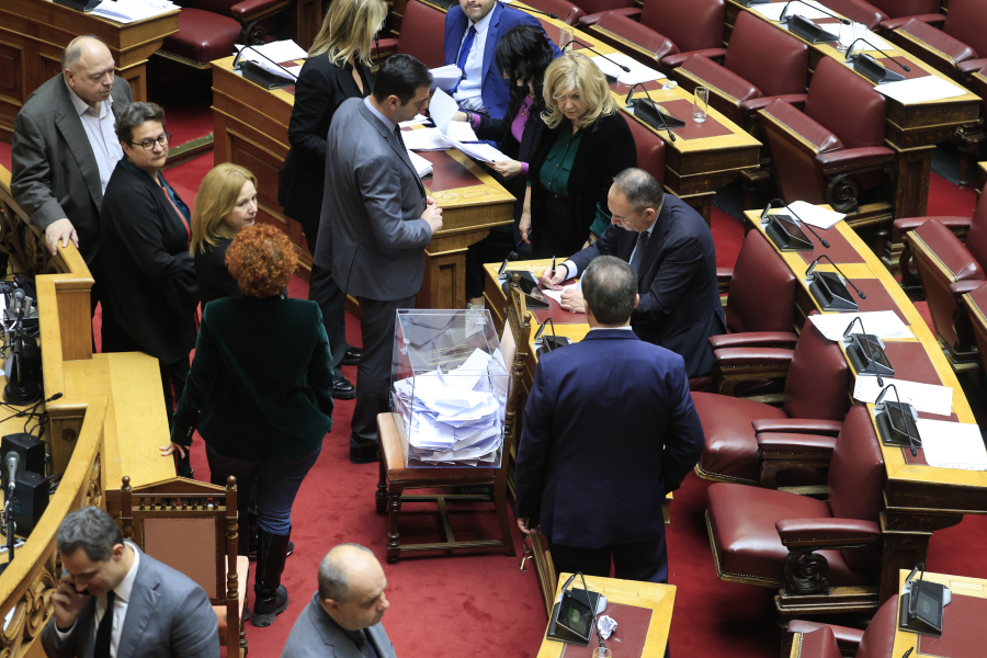 Πρότασης μομφής και πρόβα προοδευτικής συμμαχίας