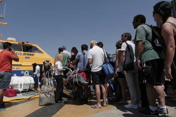 Νέες τιμές στα ακτοπλοϊκά εισιτήρια με απόφαση Δρίτσα