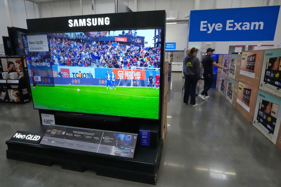 Οι τηλεοράσεις Samsung ενδέχεται να χρησιμοποιούν τα μικρόφωνα συνδεδεμένων συσκευών για να σας ακούν, σύμφωνα με ερευνητή