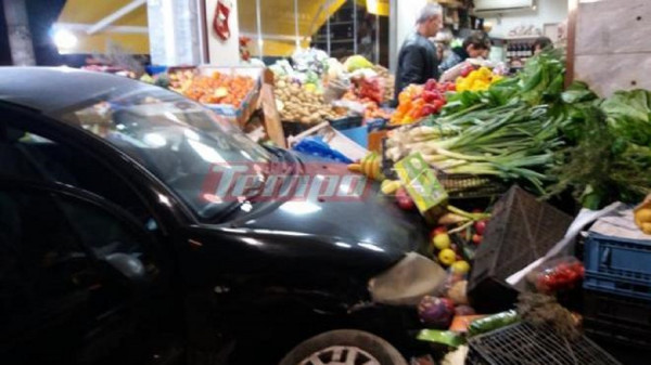 Πρωτοφανές τροχαίο στην Πάτρα - ΙΧ κατέληξε μέσα σε μανάβικο (vid)