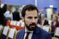 «Fake news» για τον Ρωμανό οι επιδοτήσεις Μητσοτάκη που είχαν επιβεβαιώσει Τσιόδρας και Οικονόμου