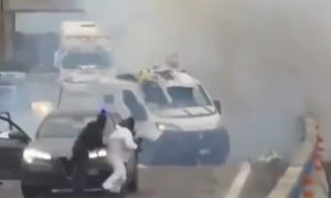 Κινηματογραφική ληστεία στην Ιταλία: Ντύθηκαν αστυνομικοί και ανατίναξαν όχημα χρηματαποστολής (Βίντεο)