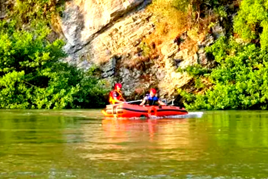 Θρίλερ στην Ξάνθη: Αγνοείται 21χρονος, βούτηξε στον ποταμό Νέστο (εικόνες)