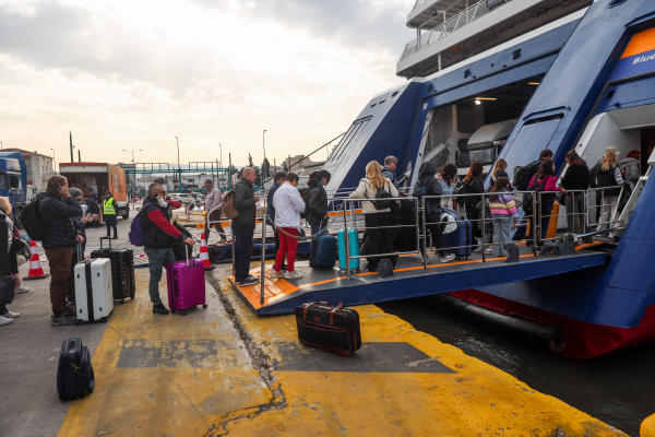 Στρεβλώσεις στον κλάδο της ακτοπλοΐας εντόπισε η Επιτροπή Ανταγωνισμού