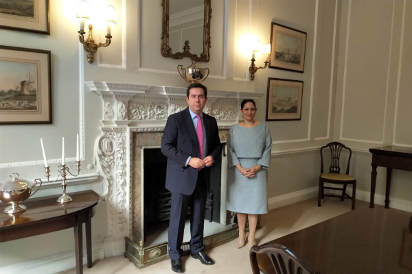 Βρετανία: Μοντέλο «Ελλάδας» στην πολιτική ασύλου σε μετανάστες, σύμφωνα με την Telegraph