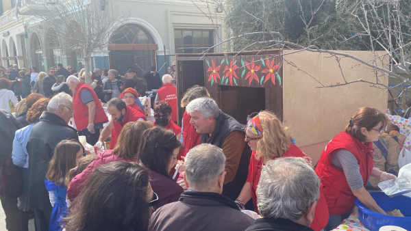 Με πολύ χορό και παραδοσιακά εδέσματα γιορτάζει η Πρέβεζα: Μπροστάρης ο δήμαρχος!