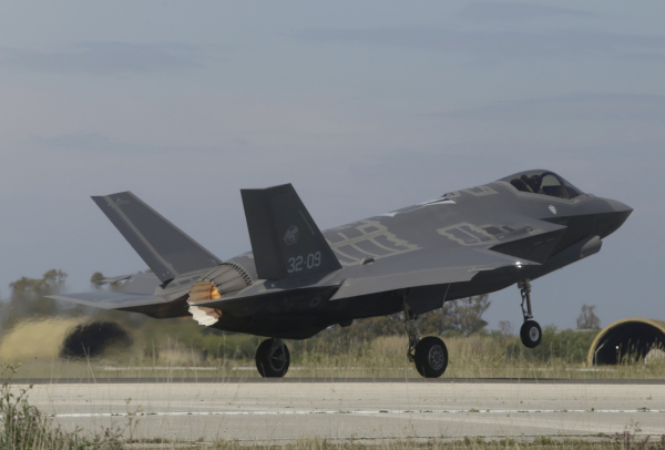 Οι ποινές «χάδια» στους Κουτσολιούτσους για την Folli Follie, το παρασκήνιο για F35 και Constellation και η συνεργασία Κυριακού - Κατάρ