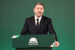 Νέα «πυρά» Ανδρουλάκη κατά Τσίπρα – «Χειραγωγούμενες οι δημοσκοπήσεις»