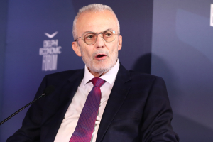 Μαύρος (MRB): Η αποδοχή του Τσίπρα έχει σταθερή άνοδο, η Καρυστιανού υποχωρεί
