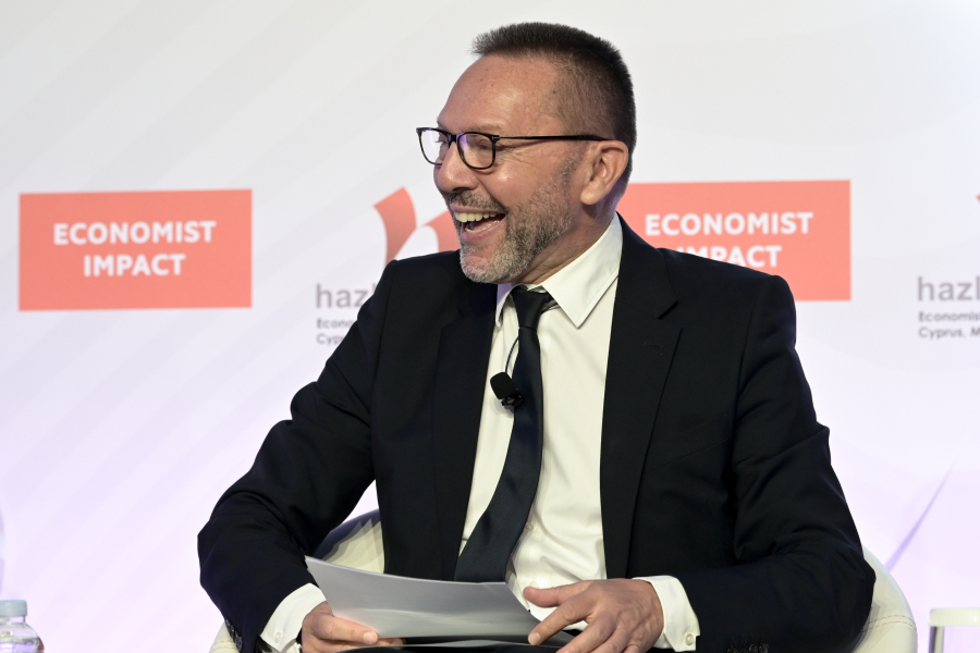 «Η Ελλάδα είναι πυλώνας ηρεμίας», καθησυχάζει ο Στουρνάρας