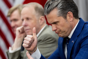 Ο Χέγκσεθ «δεν πάει» στη σύνοδο του ΝΑΤΟ, στέλνει υφυπουργό σκληροπυρηνικό με την Ευρώπη