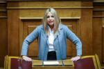 Πυρά Γεννηματά σε Τσίπρα και Μητσοτάκη: «Στημένοι καυγάδες και κακοστημένη παράσταση»