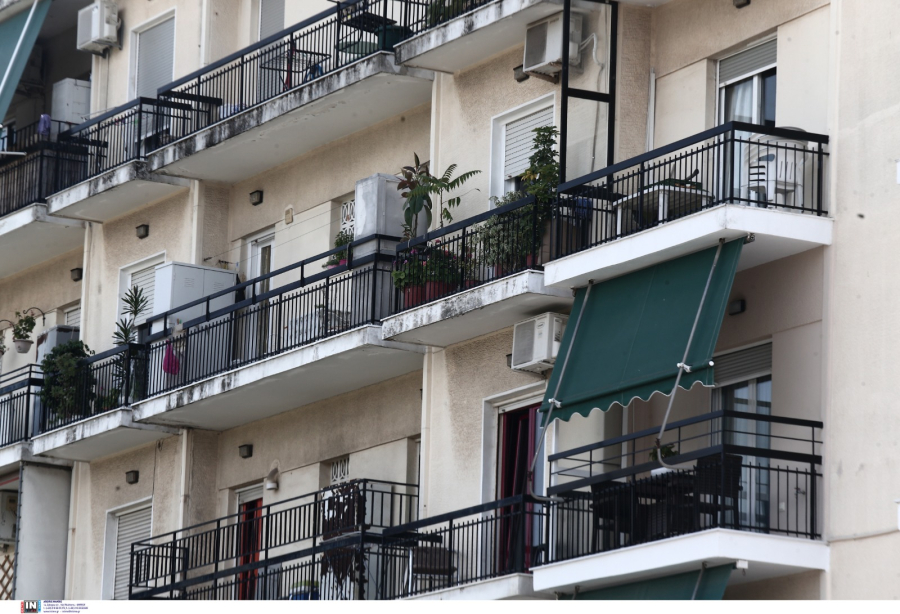 Δυσοίωνες προβλέψεις Βαρουφάκη για την αγορά ακινήτων: «Η φούσκα θα σκάσει»