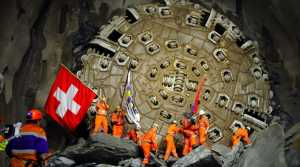 Ελβετία: Δόθηκε στην κυκλοφορία η μεγαλύτερη σήραγγα στον κόσμο