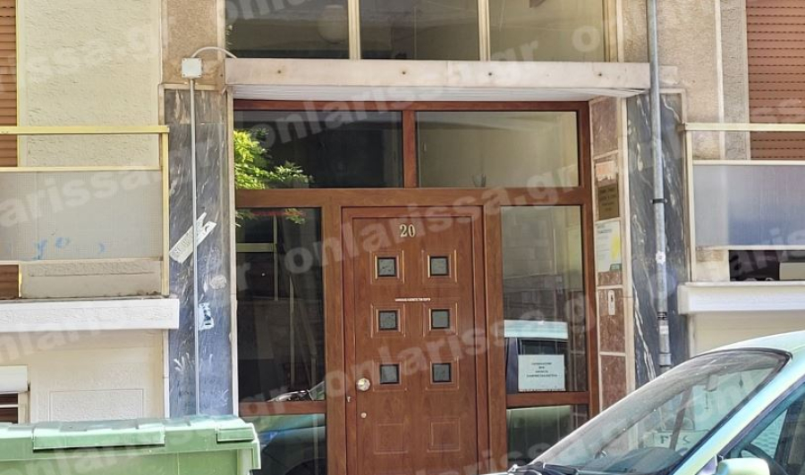 Τραγωδία στη Λάρισα: Άνδρας έπεσε από τον τρίτο όροφο στον ακάλυπτο