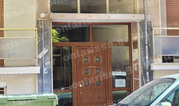 Τραγωδία στη Λάρισα: Άνδρας έπεσε από τον τρίτο όροφο στον ακάλυπτο